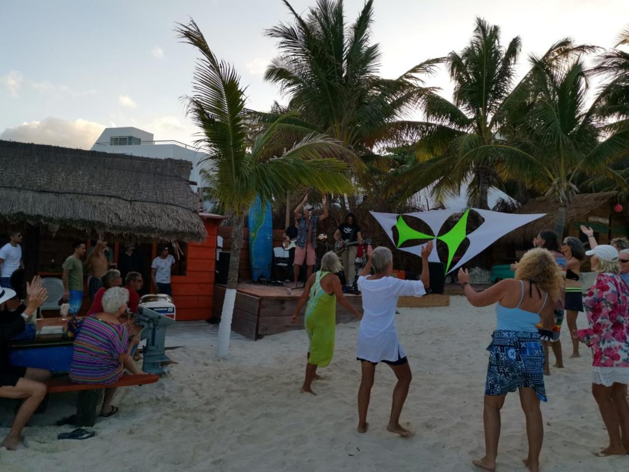 The Diving Lodge Downtown Puerto Morelos Zewnętrze zdjęcie